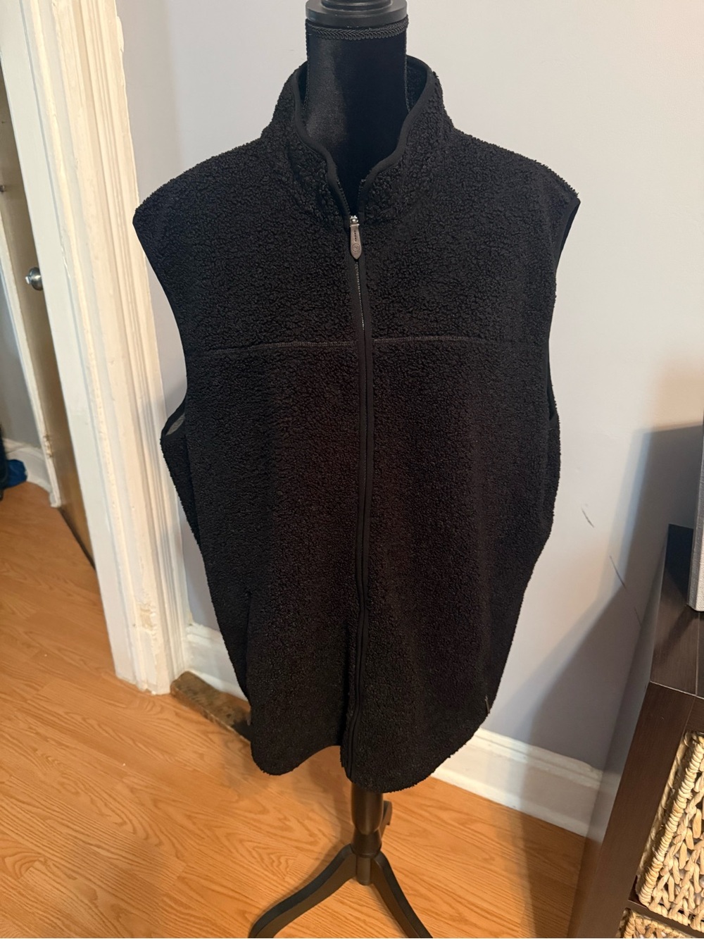 Vineyard Vines Black and Gray Sherpa Fleece Vest